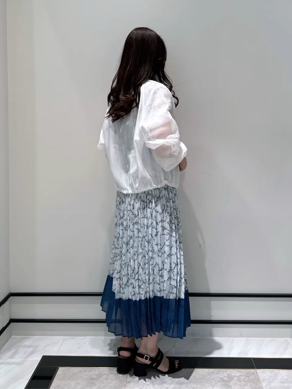 GRACE CONTINENTAL MOMOKO コーディネート画像