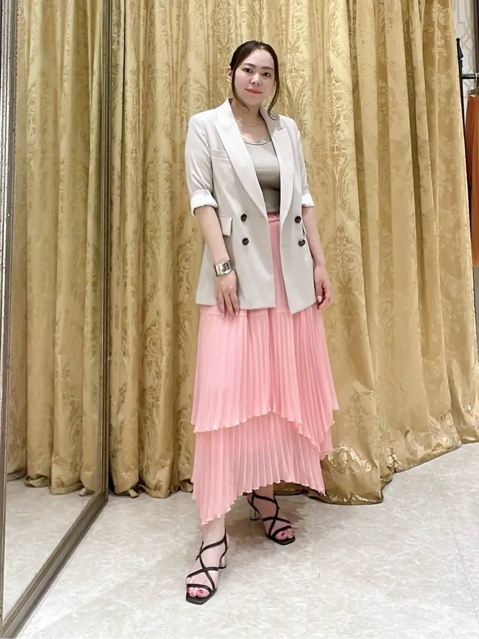 GRACE CONTINENTAL 泉　敦子 コーディネート画像