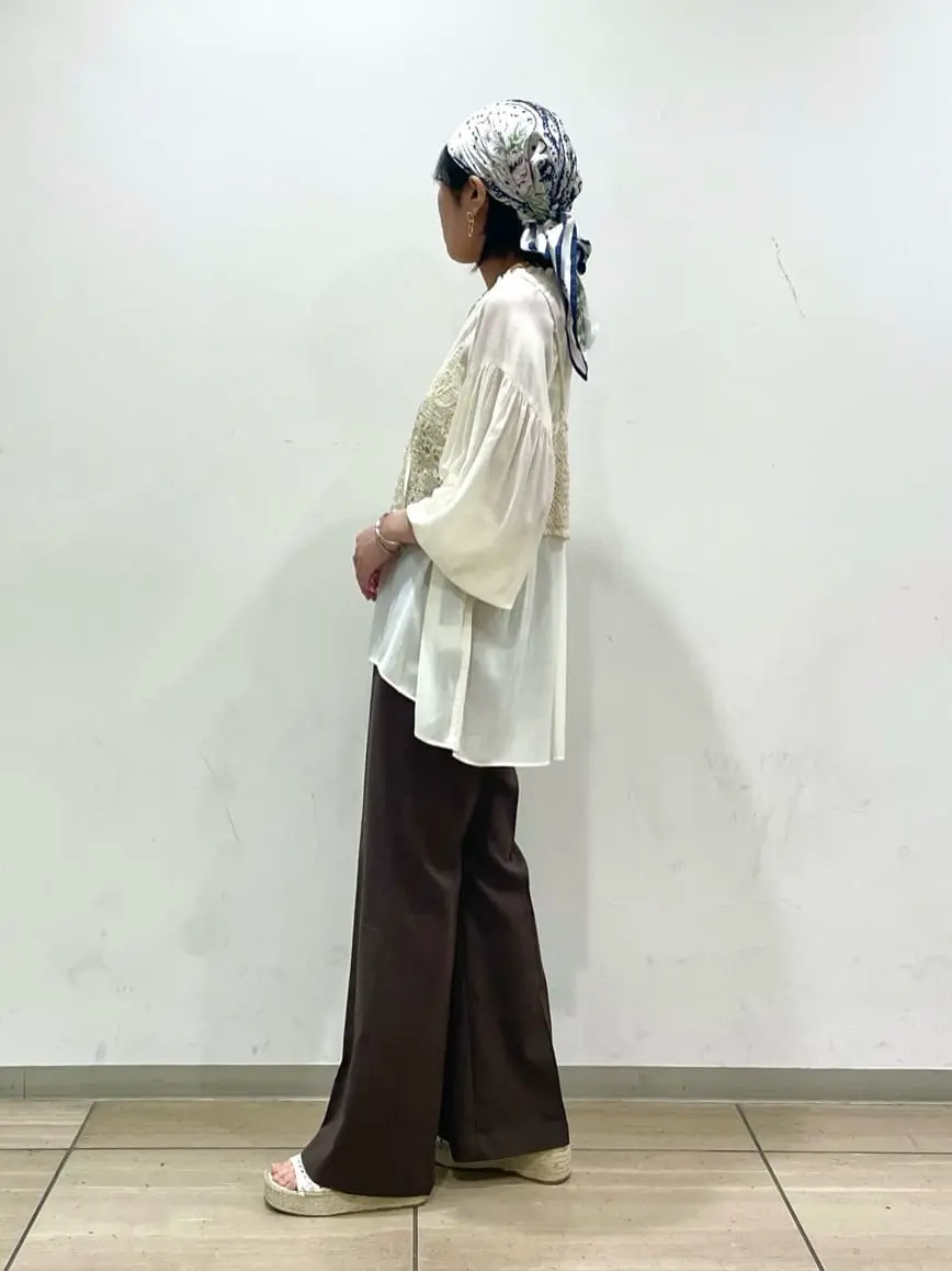 GRACE CONTINENTAL yoshi コーディネート画像