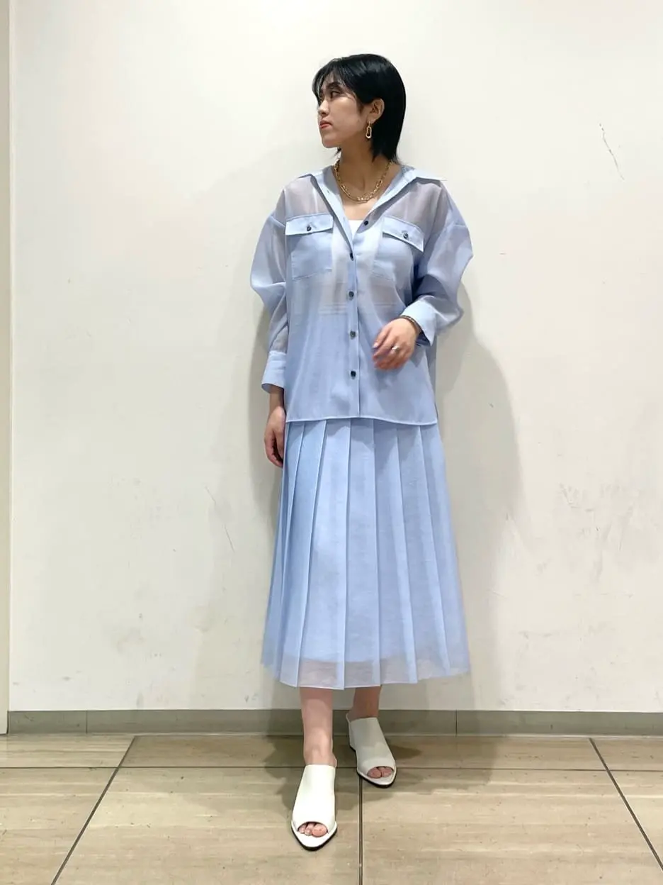 GRACE CONTINENTAL yoshi コーディネート画像