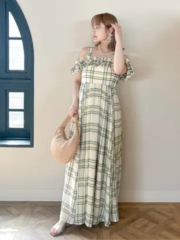 GRACE CONTINENTAL SAYUMI Nagashima コーディネート画像