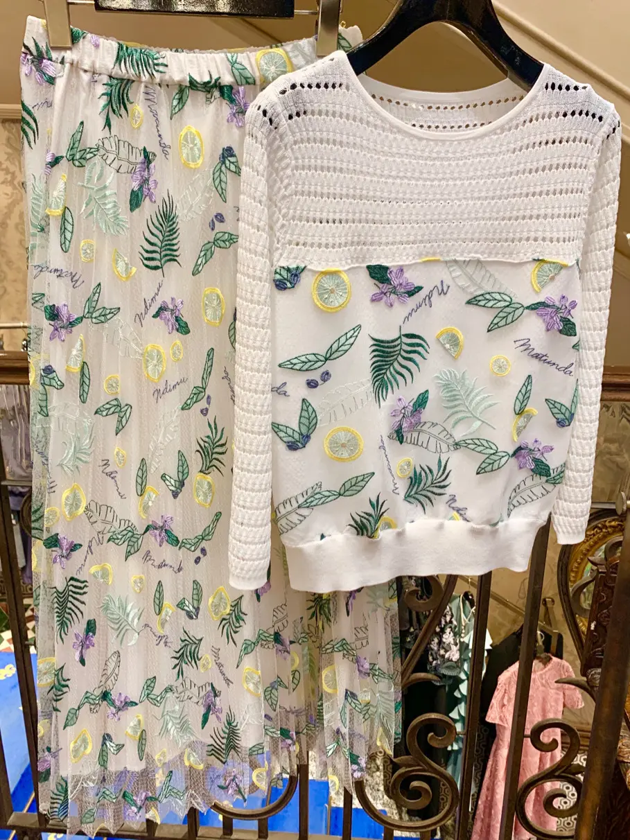  小笠原　春菜 コーディネート画像