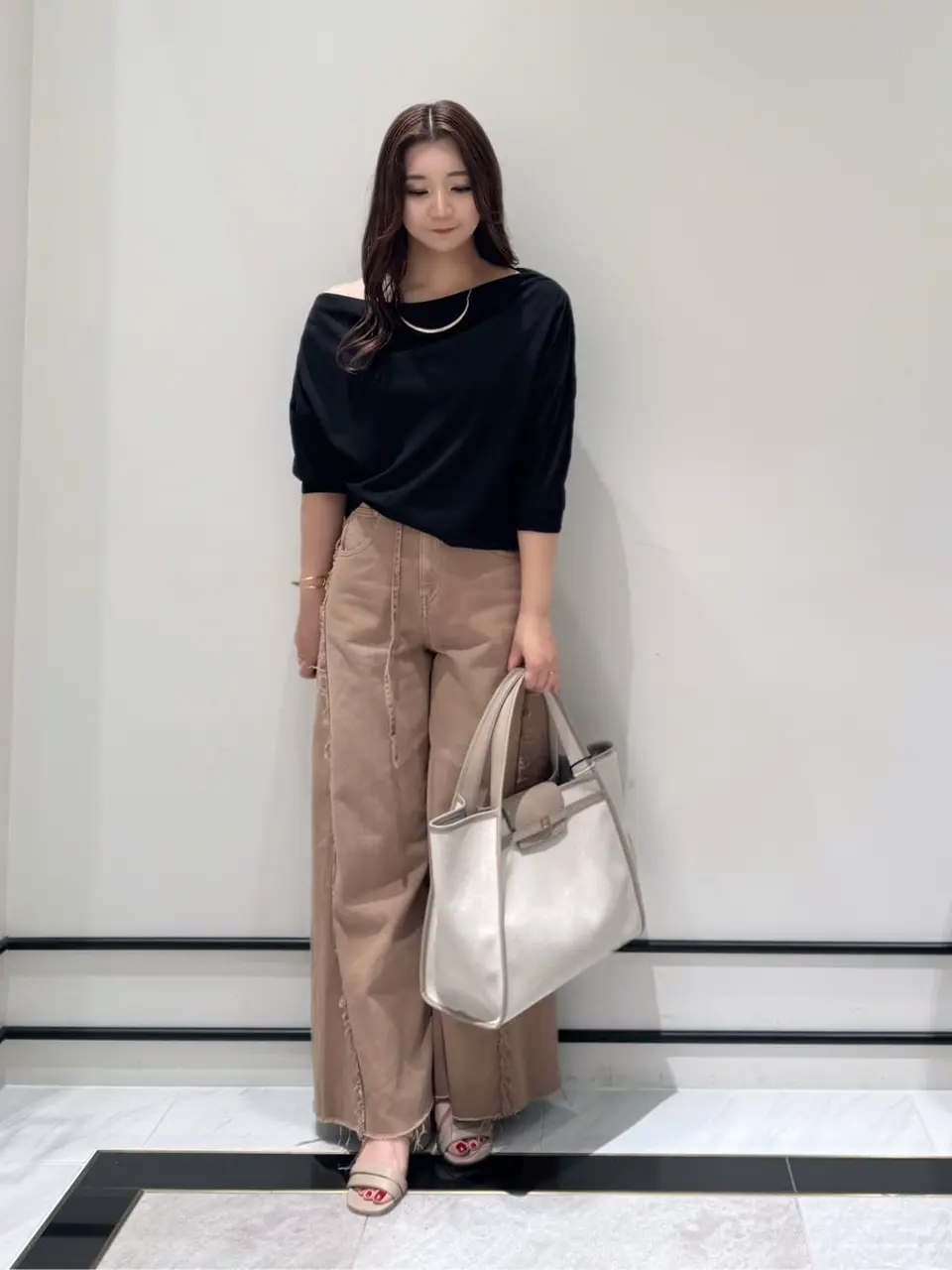 GRACE CONTINENTAL MOMOKO コーディネート画像