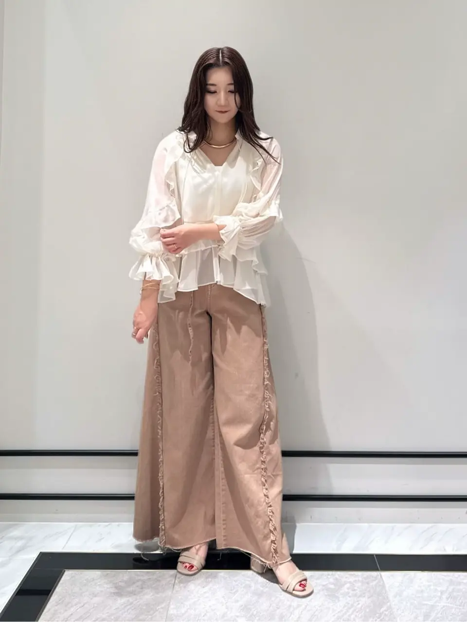 GRACE CONTINENTAL MOMOKO コーディネート画像