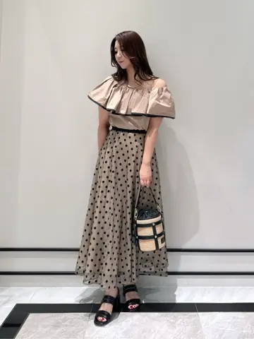 GRACE CONTINENTAL MOMOKO コーディネート画像