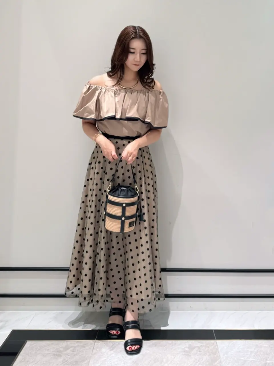 GRACE CONTINENTAL MOMOKO コーディネート画像