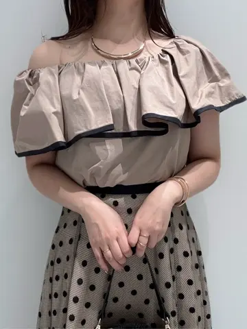 GRACE CONTINENTAL MOMOKO コーディネート画像