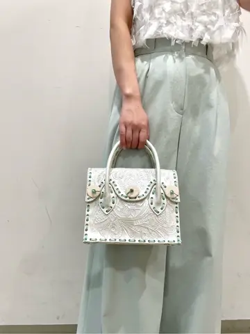 GRACE CONTINENTAL yoshi コーディネート画像