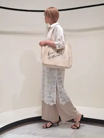 GRACE CONTINENTAL 今野　志保 コーディネート画像