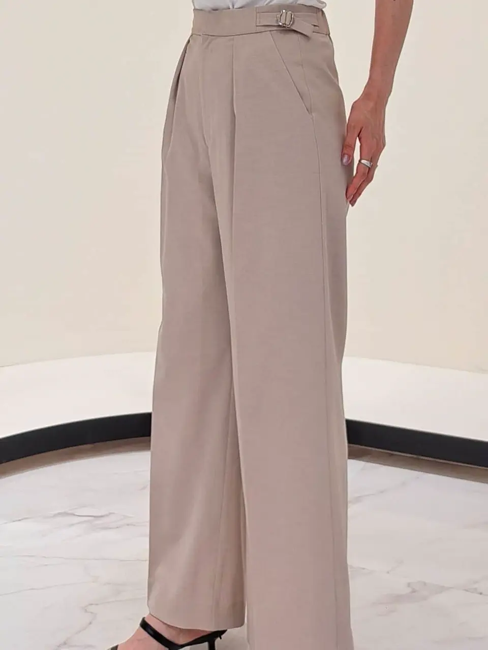 GRACE CONTINENTAL 今野　志保 コーディネート画像