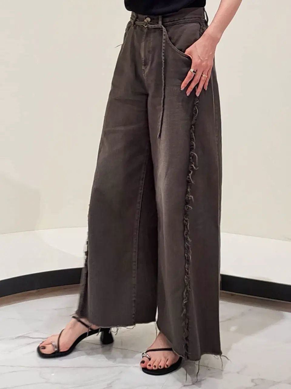 GRACE CONTINENTAL 今野　志保 コーディネート画像