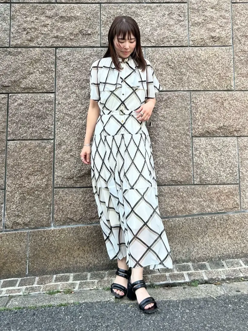 GRACE CONTINENTAL 古川温子 コーディネート画像