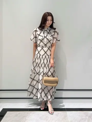 GRACE CONTINENTAL MOMOKO コーディネート画像