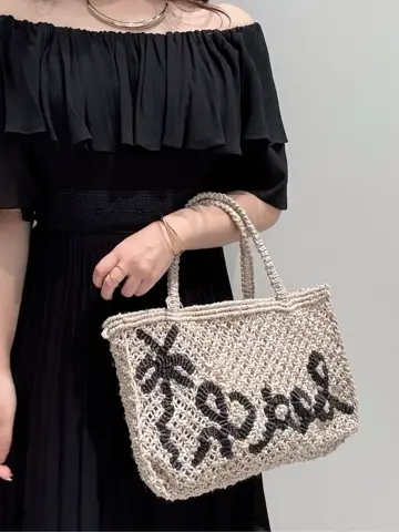 GRACE CONTINENTAL MOMOKO コーディネート画像