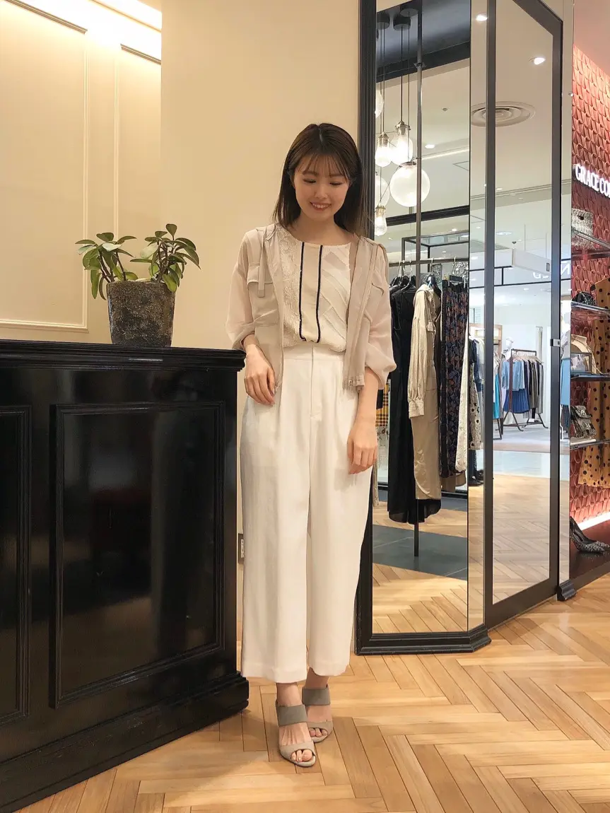 GRACE CONTINENTAL minami コーディネート画像