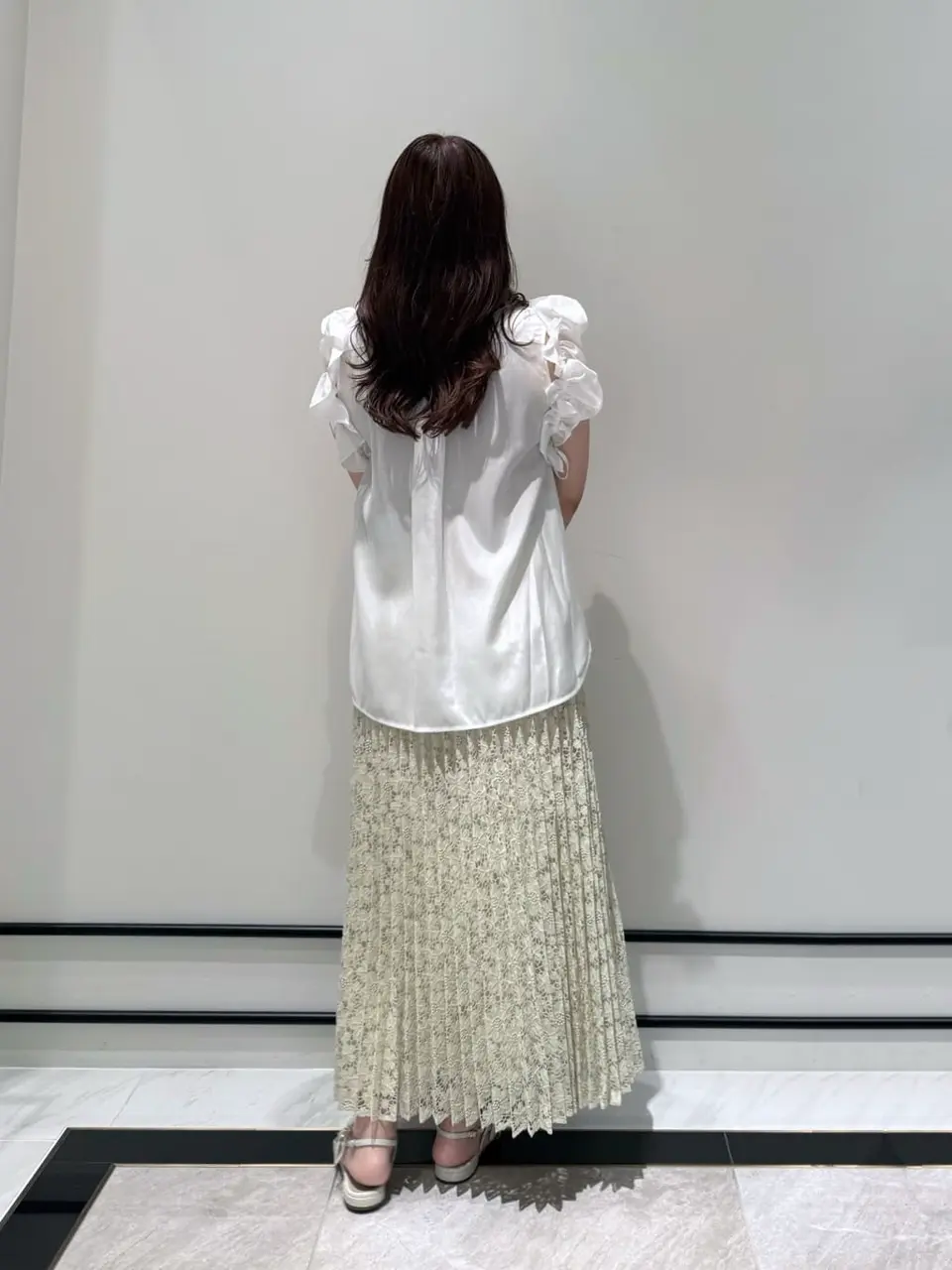 GRACE CONTINENTAL MOMOKO コーディネート画像