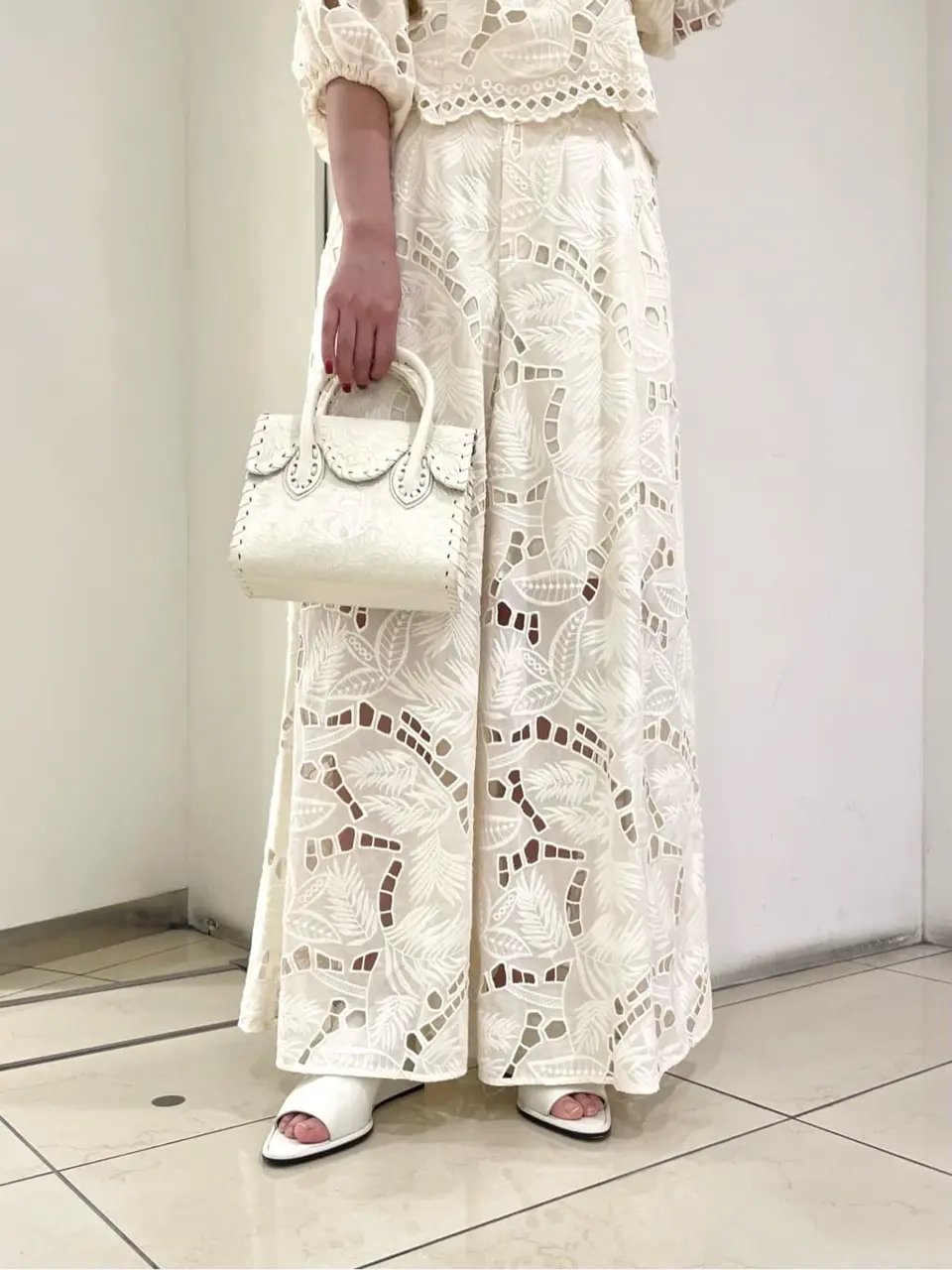 GRACE CONTINENTAL yoshi コーディネート画像