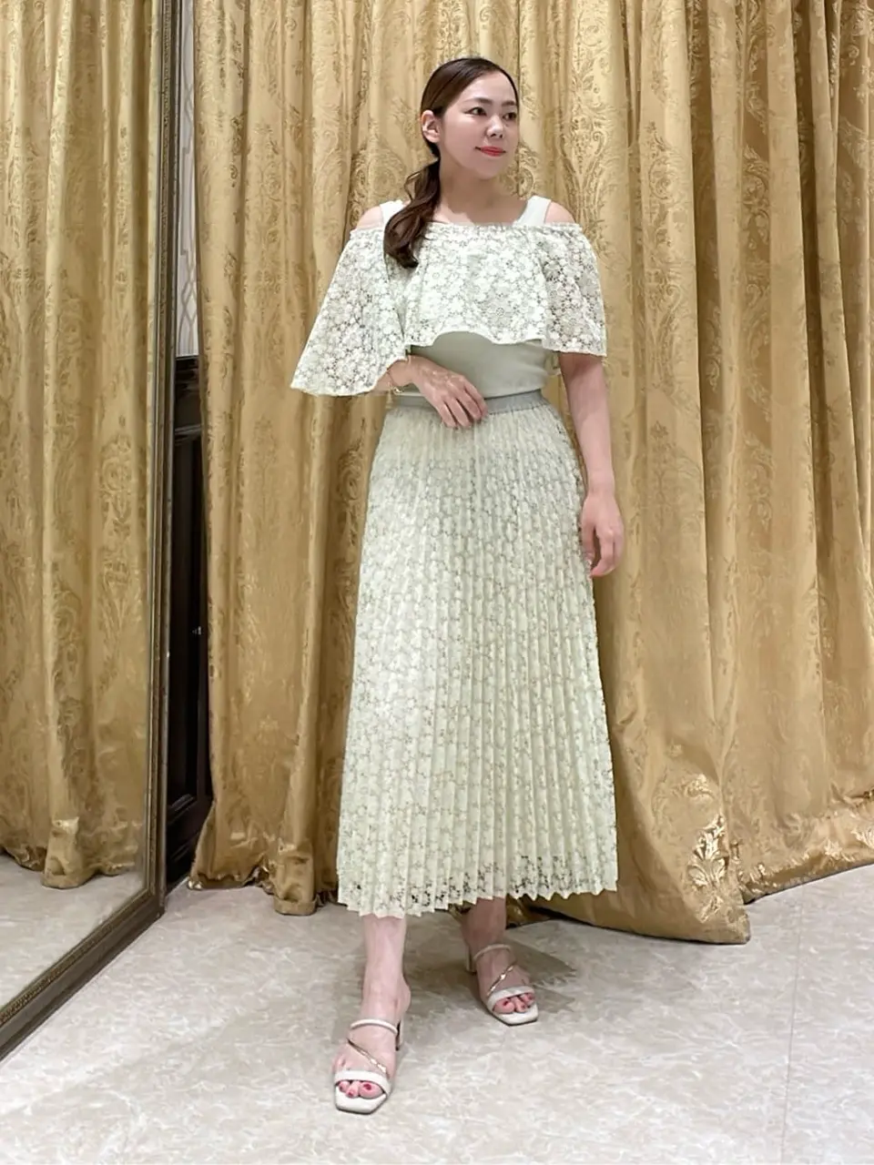 GRACE CONTINENTAL 泉　敦子 コーディネート画像