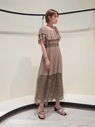 GRACE CONTINENTAL 今野　志保 コーディネート画像