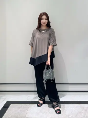 GRACE CONTINENTAL MOMOKO コーディネート画像