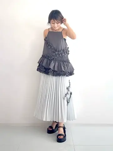 GRACE CONTINENTAL yukimi yonee コーディネート画像