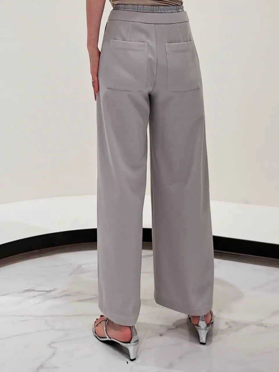 GRACE CONTINENTAL 今野　志保 コーディネート画像