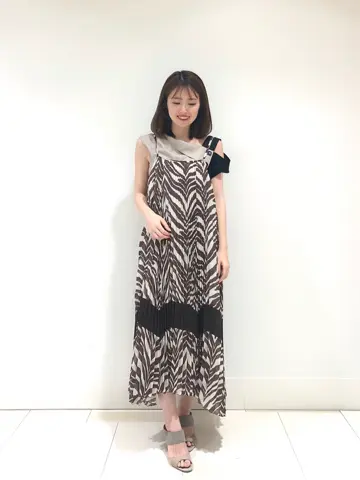 GRACE CONTINENTAL minami コーディネート画像
