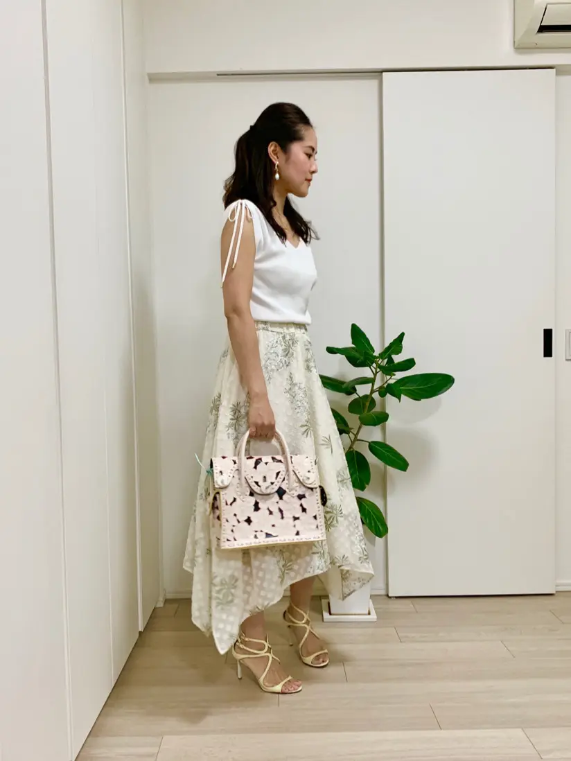 GRACE CONTINENTAL 小笠原　春菜 コーディネート画像