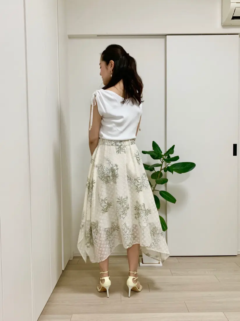 GRACE CONTINENTAL 小笠原　春菜 コーディネート画像