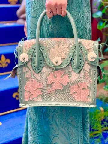 GRACE CONTINENTAL 小笠原　春菜 コーディネート画像