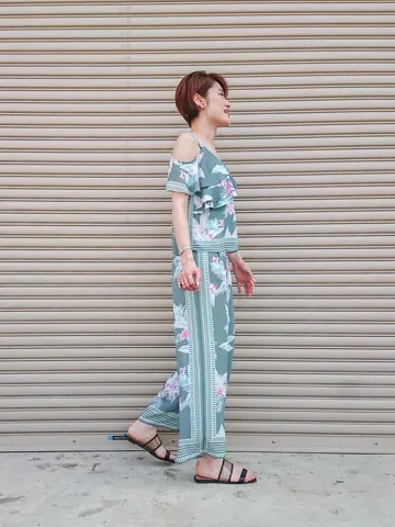 GRACE CONTINENTAL 今野　志保 コーディネート画像