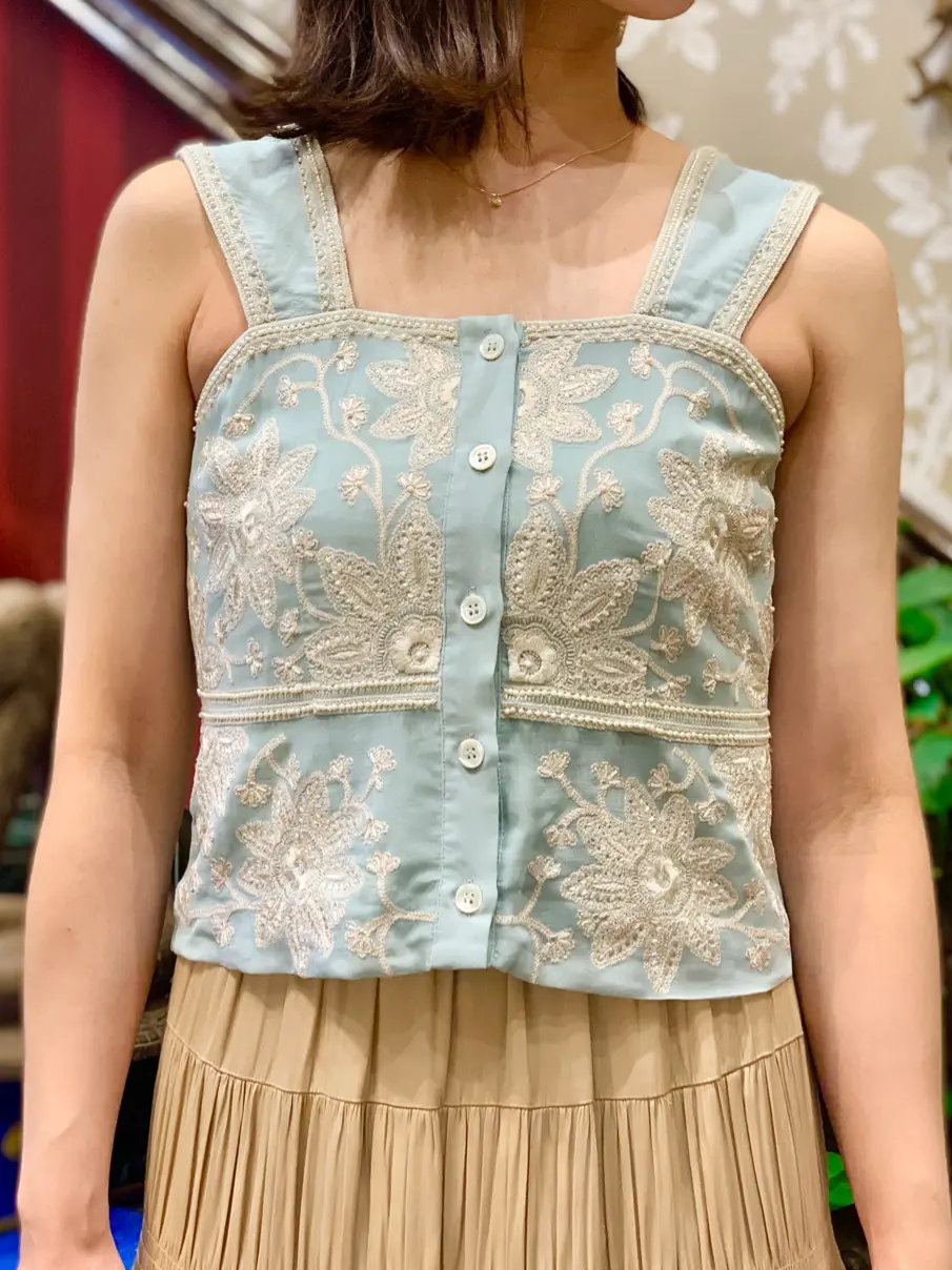 GRACE CONTINENTAL 小笠原　春菜 コーディネート画像