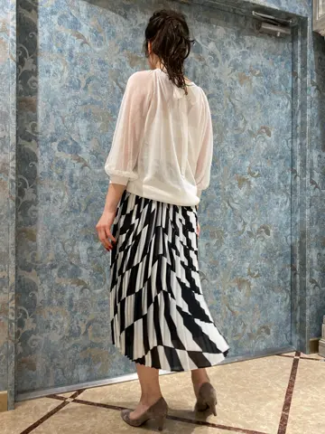 GRACE CONTINENTAL The Banquet 泉　智子 コーディネート画像