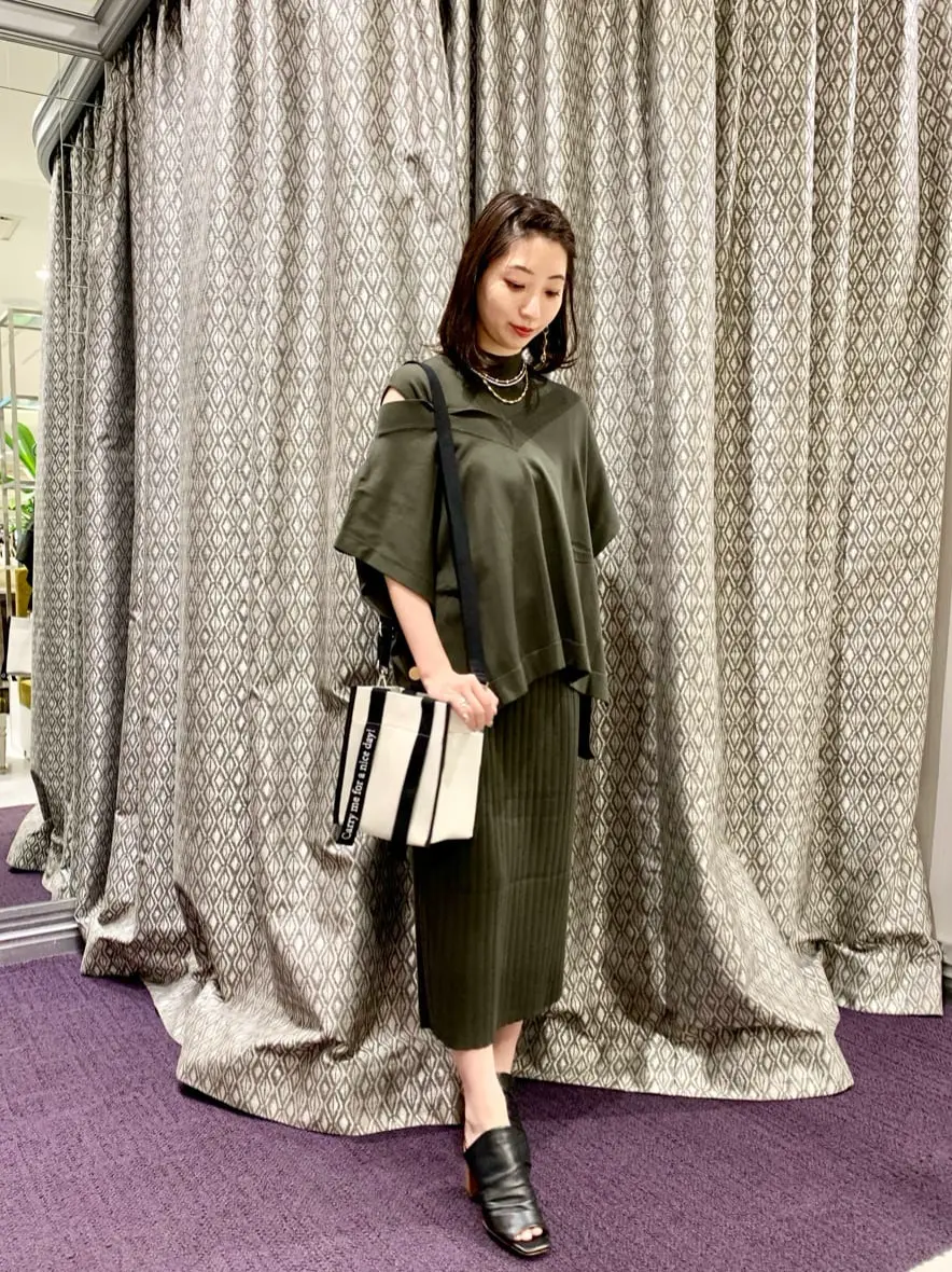 GRACE CONTINENTAL The Banquet eri コーディネート画像