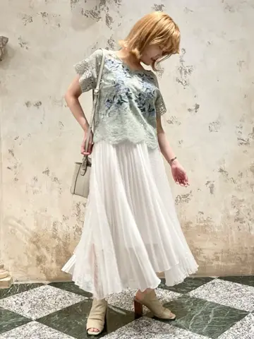 GRACE CONTINENTAL The Banquet SAYUMI Nagashima コーディネート画像