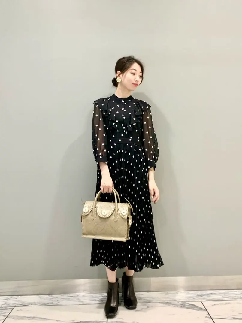 GRACE CONTINENTAL The Banquet eri コーディネート画像