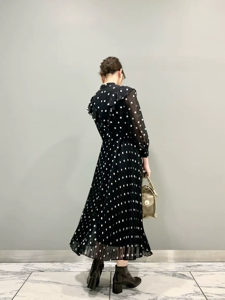 GRACE CONTINENTAL The Banquet eri コーディネート画像