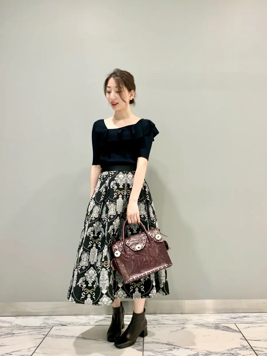 GRACE CONTINENTAL The Banquet eri コーディネート画像