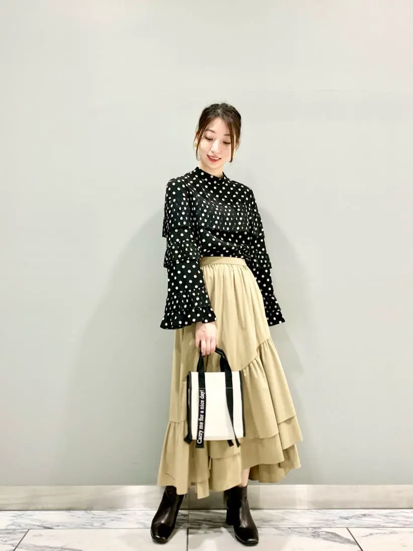 GRACE CONTINENTAL The Banquet eri コーディネート画像