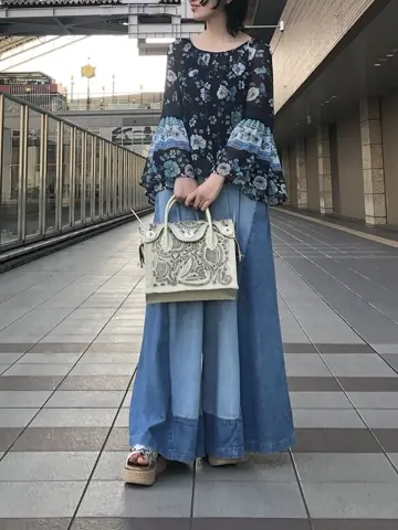 GRACE CONTINENTAL The Banquet 尾田亜沙美 コーディネート画像