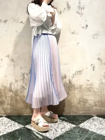 GRACE CONTINENTAL The Banquet Suzuka コーディネート画像