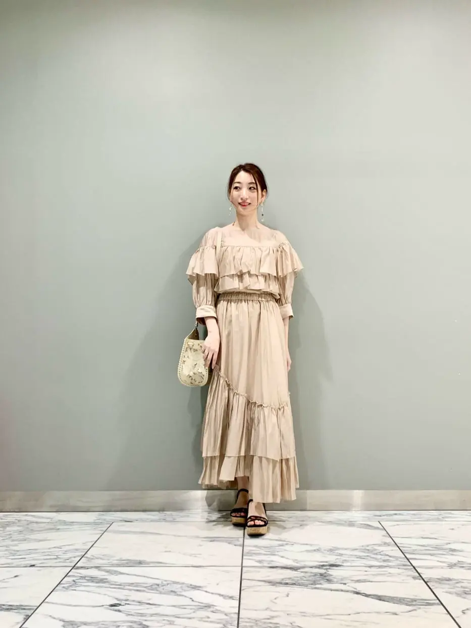 GRACE CONTINENTAL The Banquet eri コーディネート画像