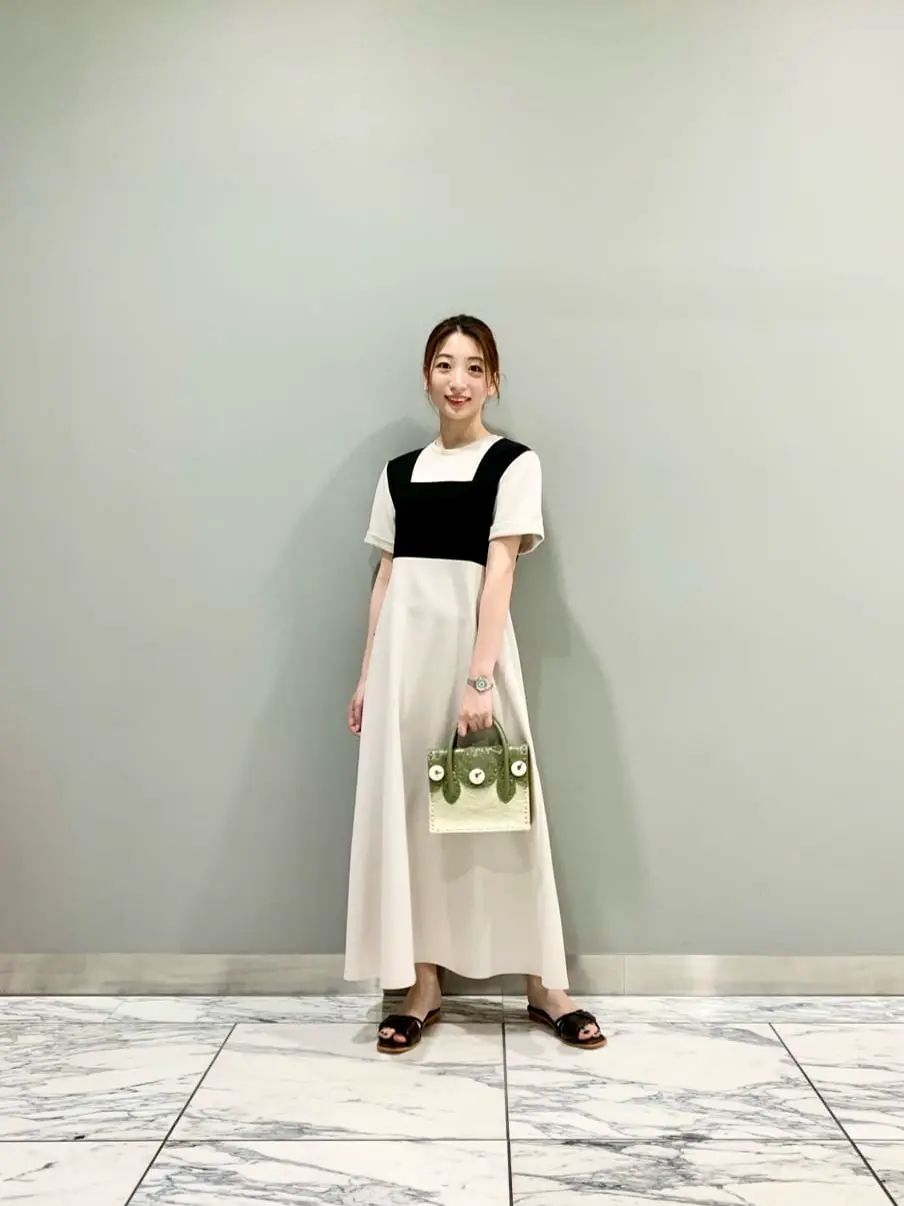 GRACE CONTINENTAL The Banquet eri コーディネート画像