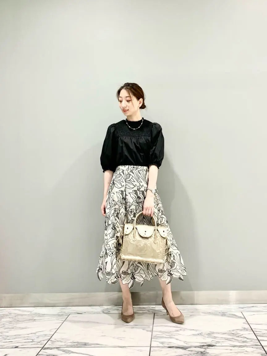 GRACE CONTINENTAL The Banquet eri コーディネート画像