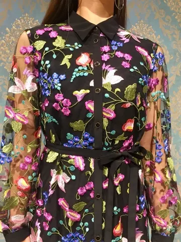 GRACE CONTINENTAL The Banquet 小笠原　春菜 コーディネート画像