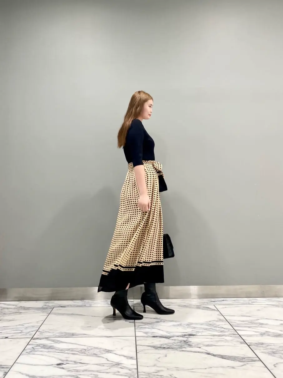 GRACE CONTINENTAL The Banquet 中根　里帆 コーディネート画像