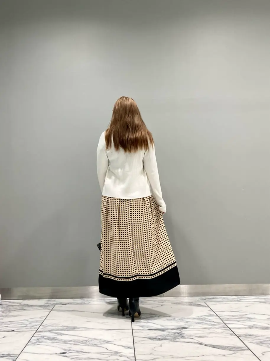 GRACE CONTINENTAL The Banquet 中根　里帆 コーディネート画像