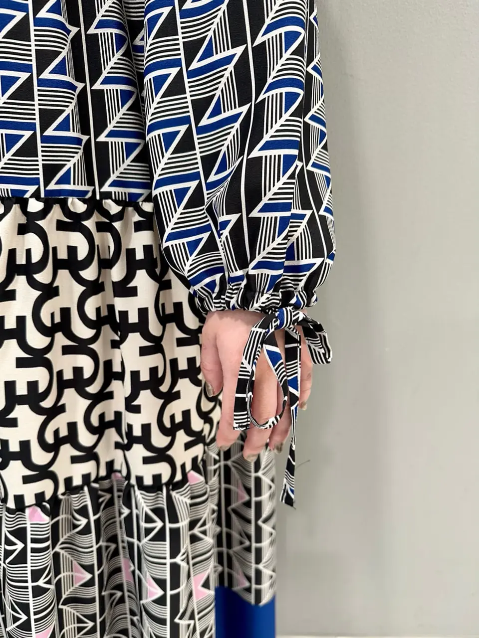 GRACE CONTINENTAL The Banquet 中根　里帆 コーディネート画像