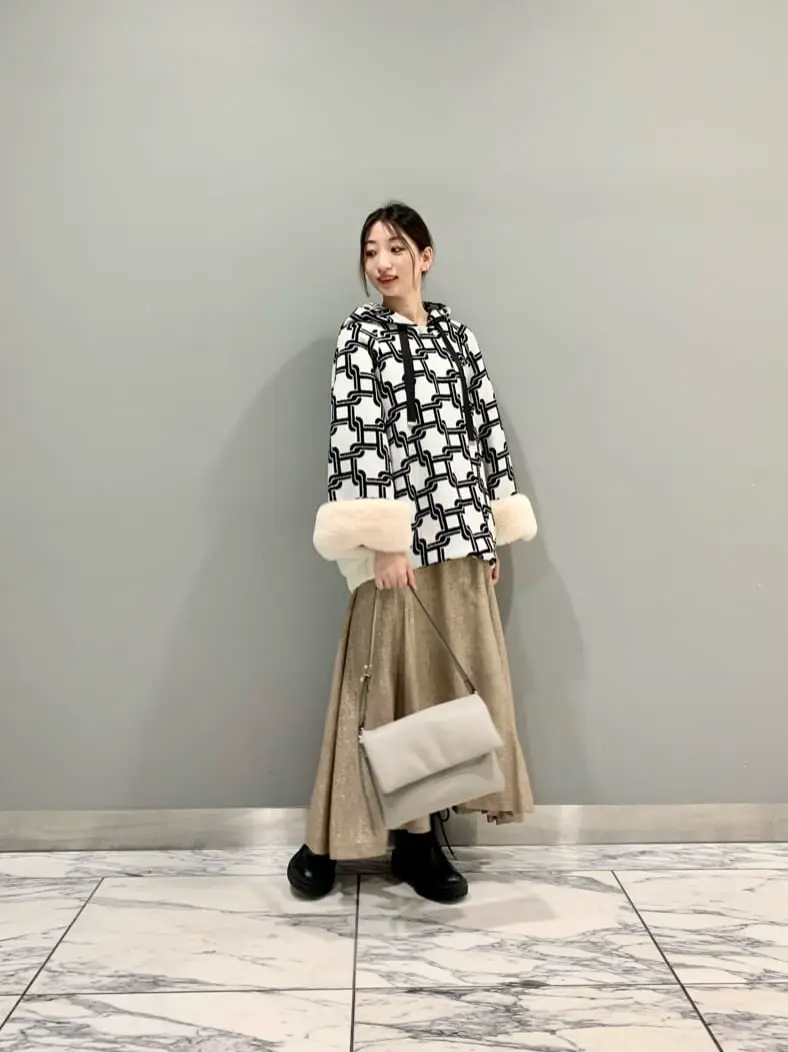 GRACE CONTINENTAL The Banquet eri コーディネート画像