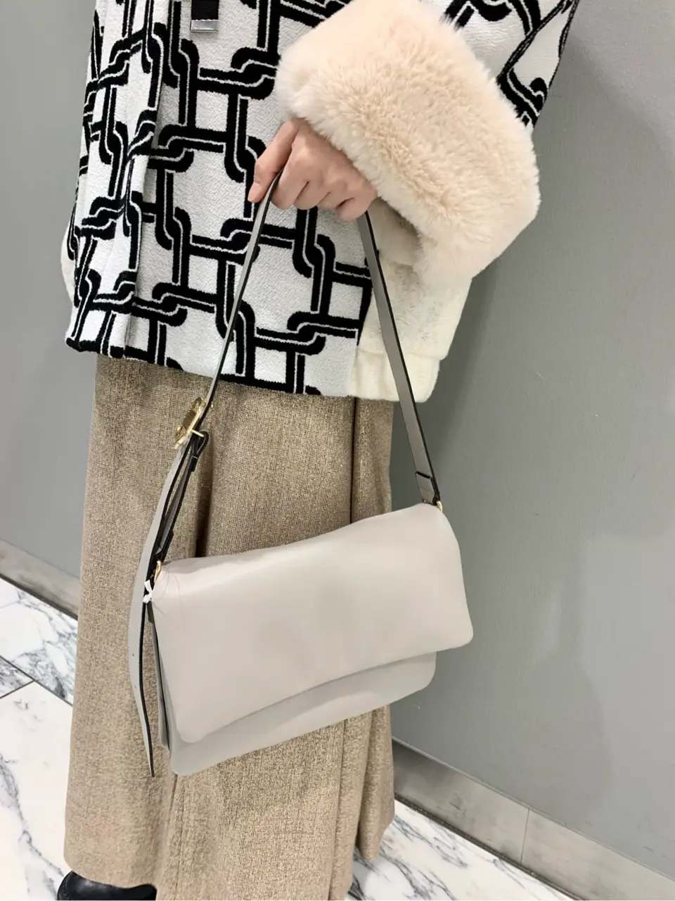 GRACE CONTINENTAL The Banquet eri コーディネート画像